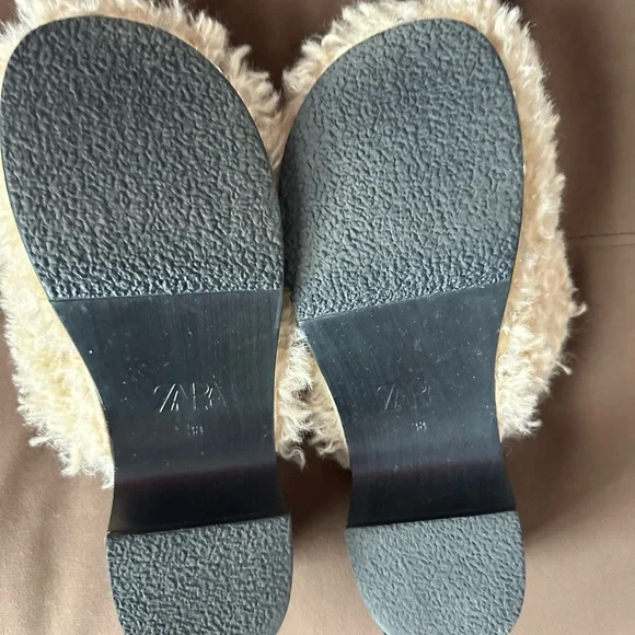 Zara Fluffy Tan Clogs - Picture 2 of 4